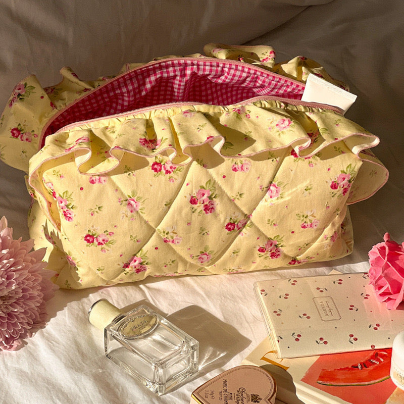 🎀 20.Pinteresty Makeup Bag: Yellow Lace 🫧