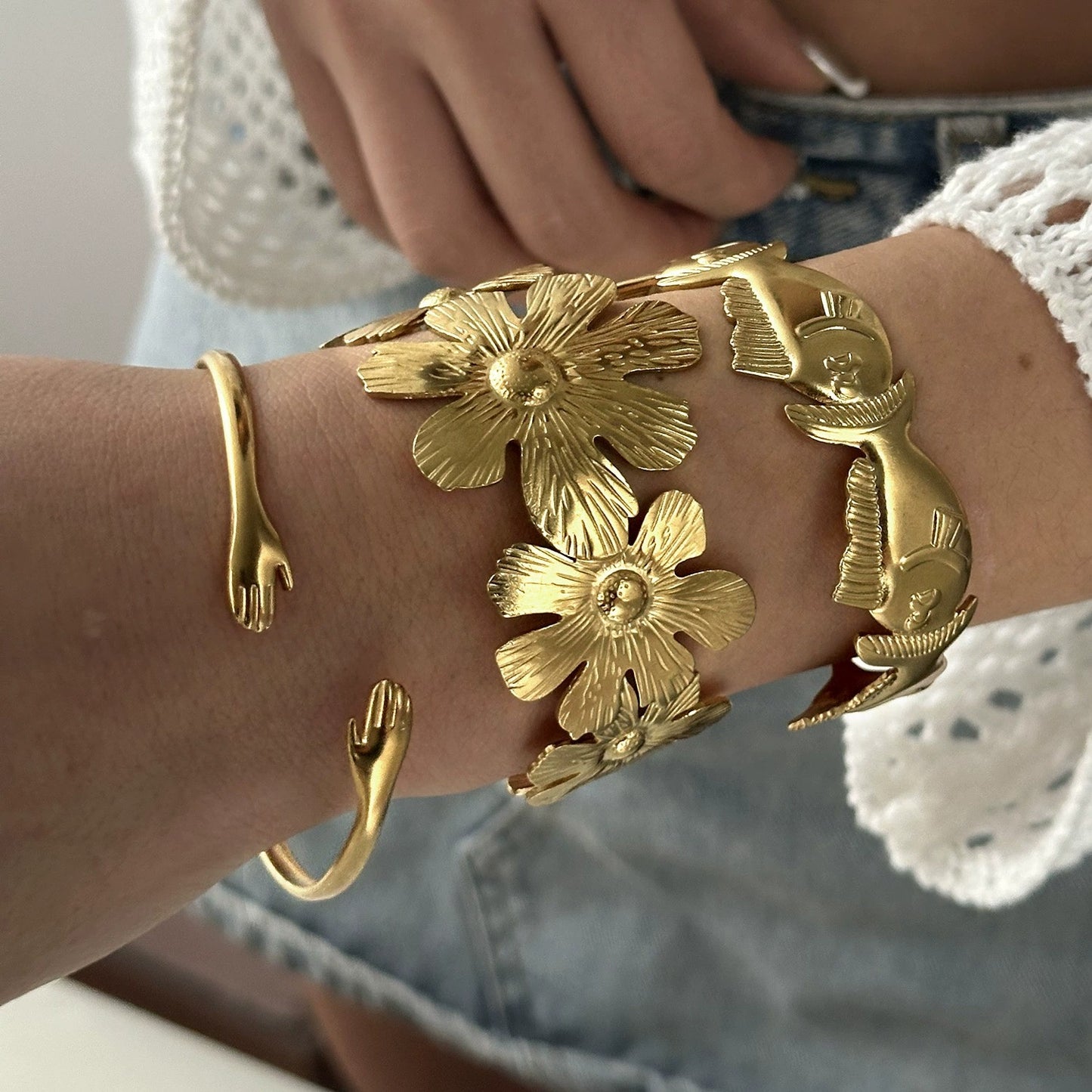 ✨HC146: 18k Gold Plated Stainless Steel Handcuff for Stack: Floral Cuff (Golden)✨