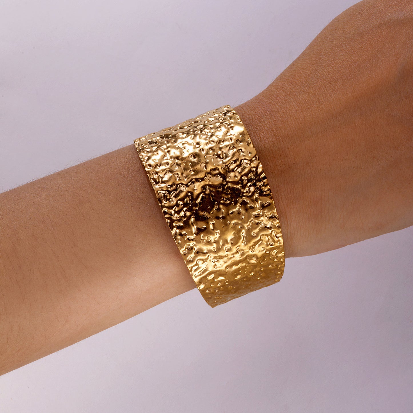 ✨HC145: 18k Gold Plated Stainless Steel Handcuff for Stack: Sculpt Cuff (Golden)✨