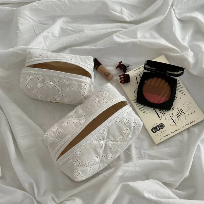 🎀 35.Pinteresty Makeup Bag: White Hollow Flowers 🫧