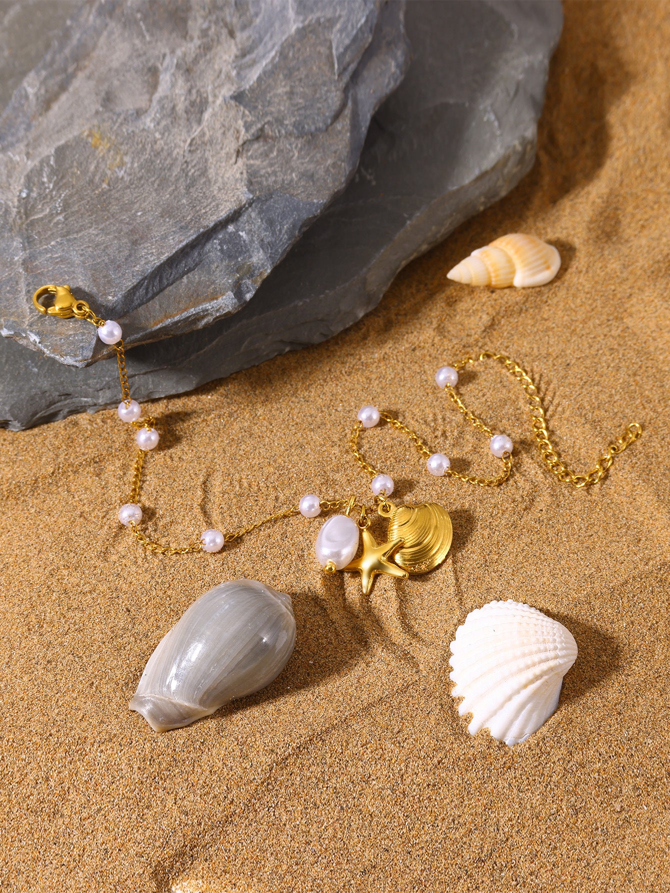 ⚜️B27: 18k Gold Plated Stainless Steel Minimalist Bracelet: Sea Shell✨