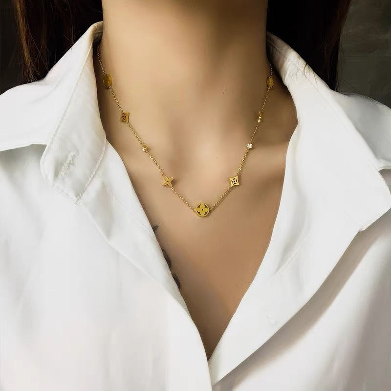 ✨P40: 18k Gold Plated Stainless Steel Pendant:4 Leaf Flowers✨ (NEW)