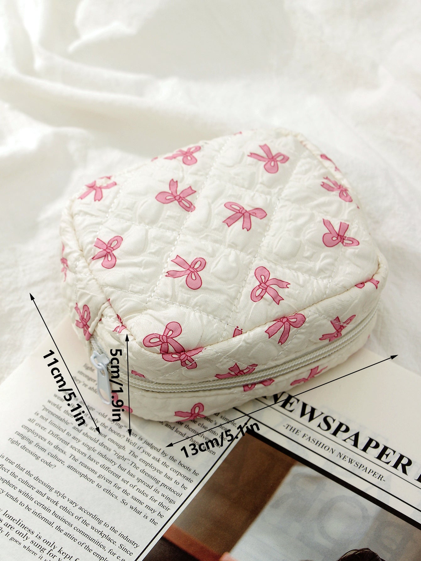 🎀9. Small Pinteresty Makeup Bag: Pink Bow🫧
