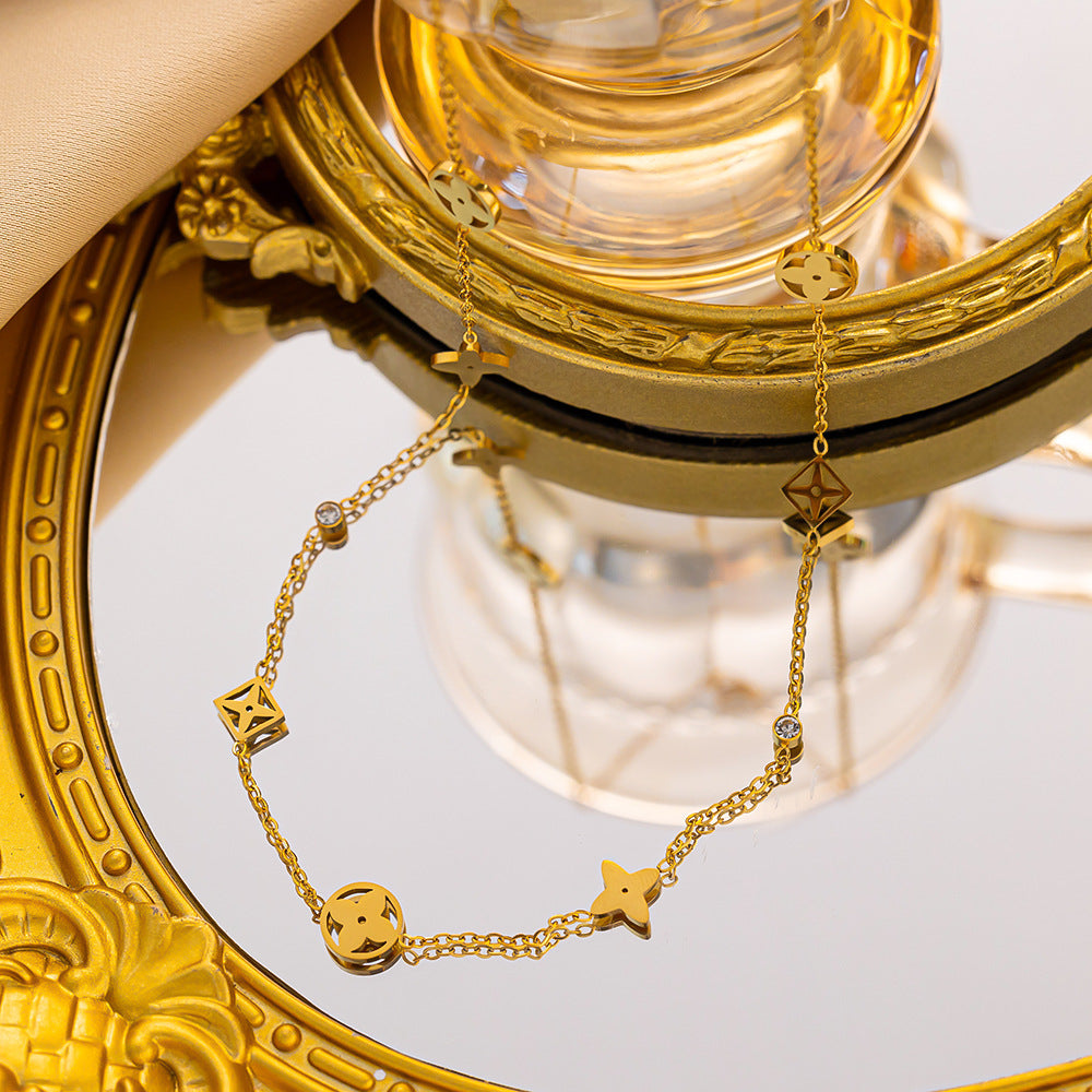 ✨P40: 18k Gold Plated Stainless Steel Pendant:4 Leaf Flowers✨ (NEW)