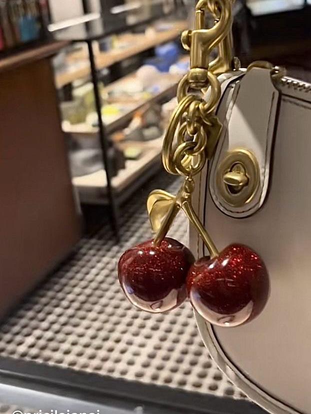 ✨🍒Glitter Cherry Bag Charm/Keychain🍒✨