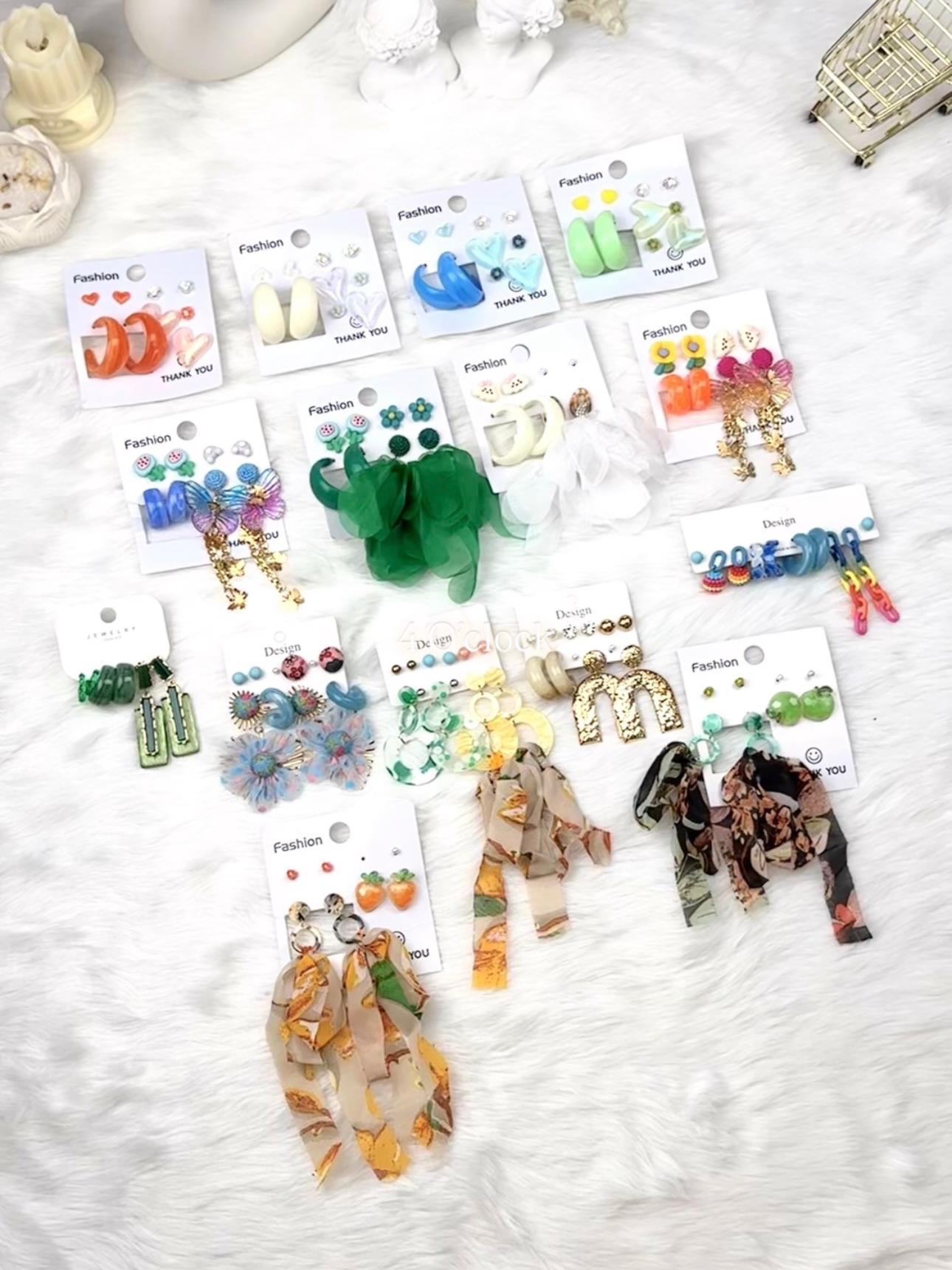 Multi colored earrings set: 04