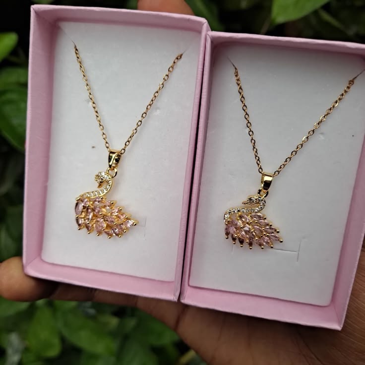 P07: 18k Gold Plated Stainless Steel Minimalist Necklace: Golden Pink Swan