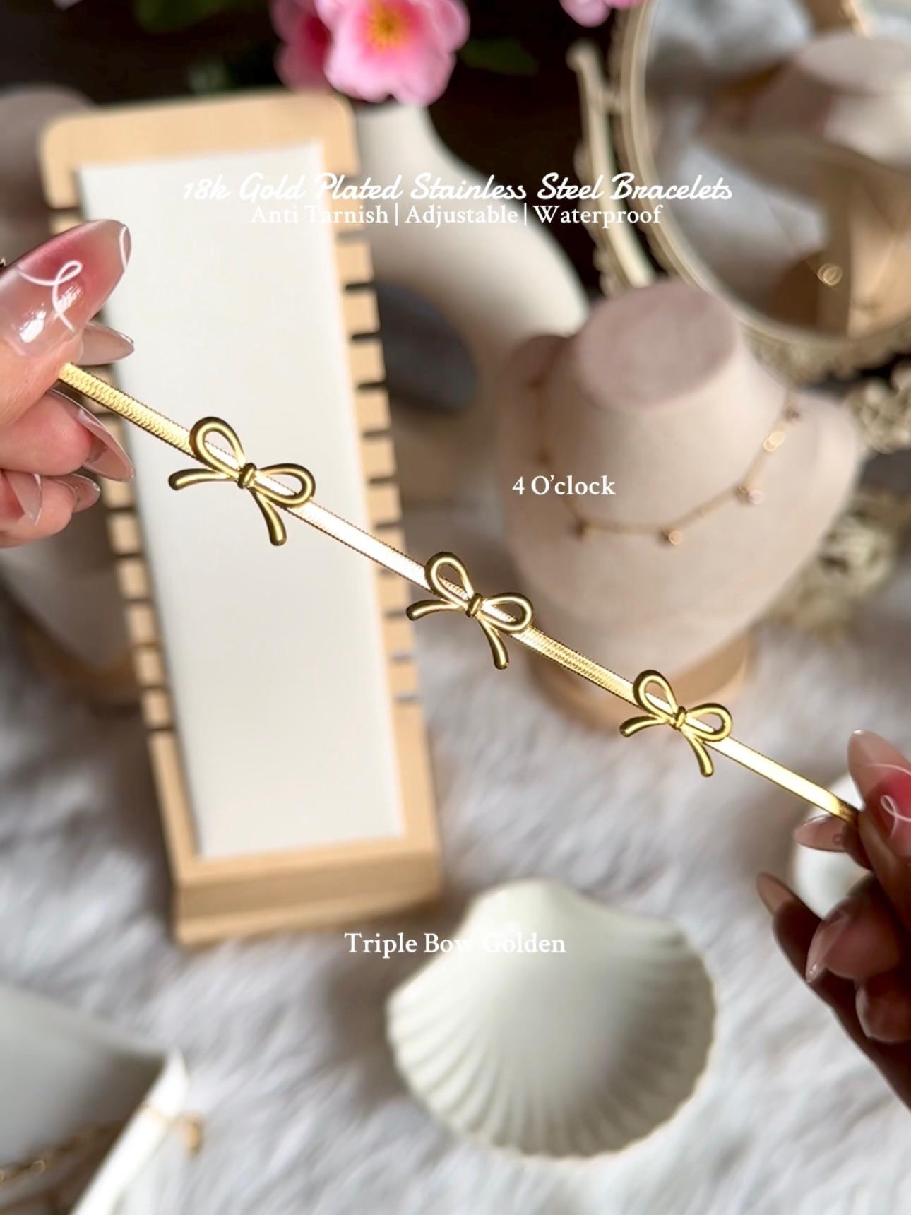 B20⚜️18k Gold Plated Stainless Steel Bracelet: Triple Bow Queen✨