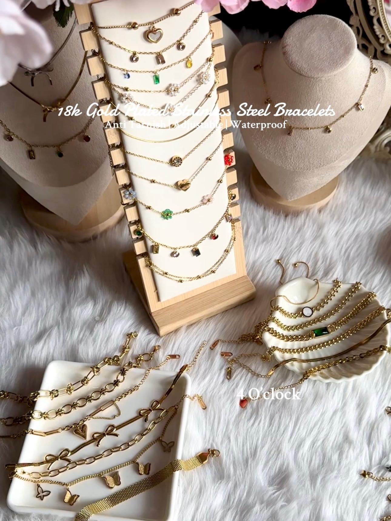 B10⚜️18k Gold Plated Stainless Steel Bracelet: Golden Heart✨