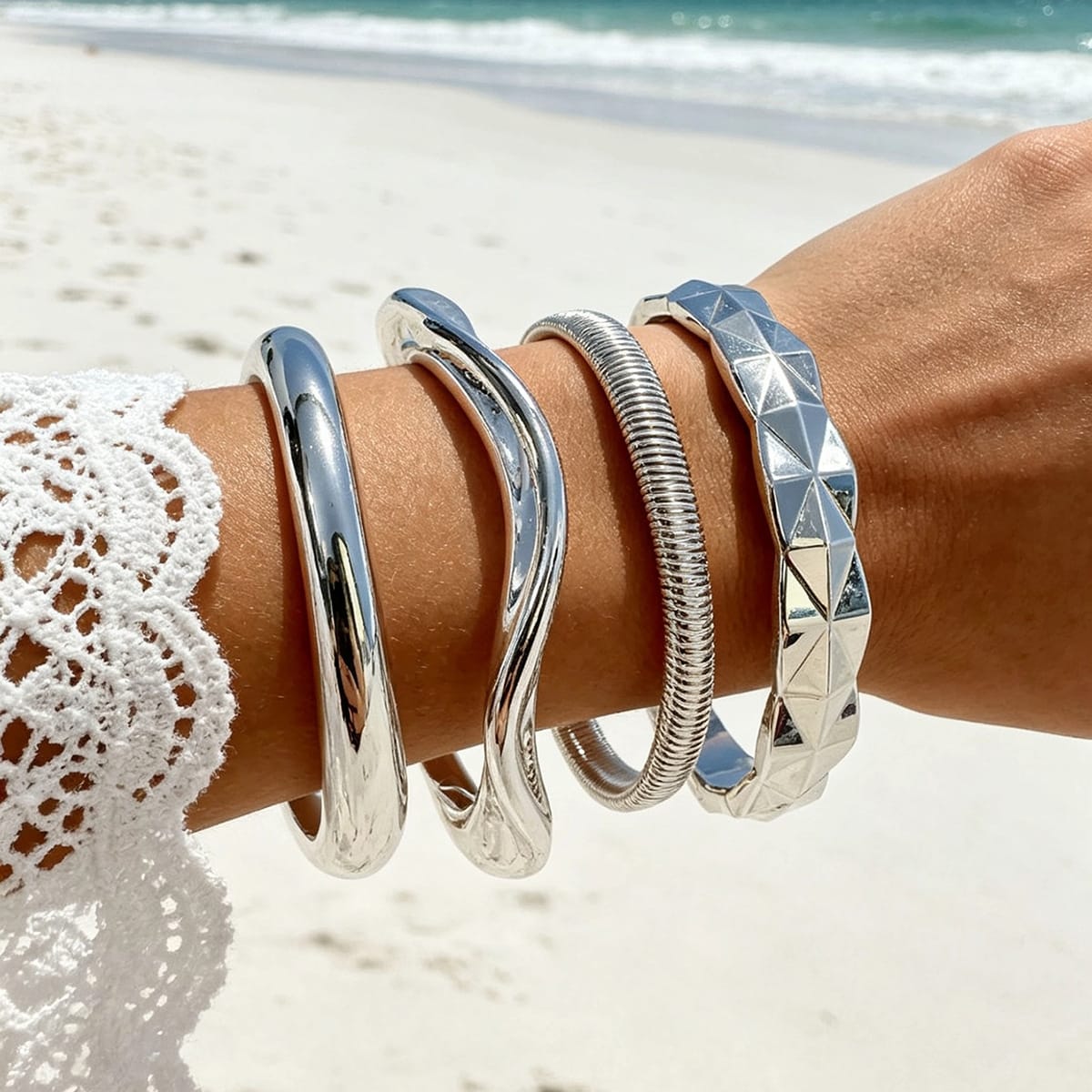 HC207: Trendy Metal Bangle Set: Silver (4 pcs)