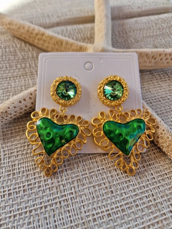 Vintage Earrings: Green Love