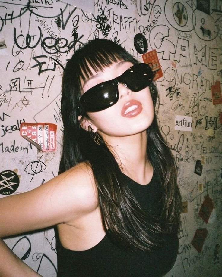 S04: Pinteresty Y2k Sports Sunglasses - Black (with box) Unisex