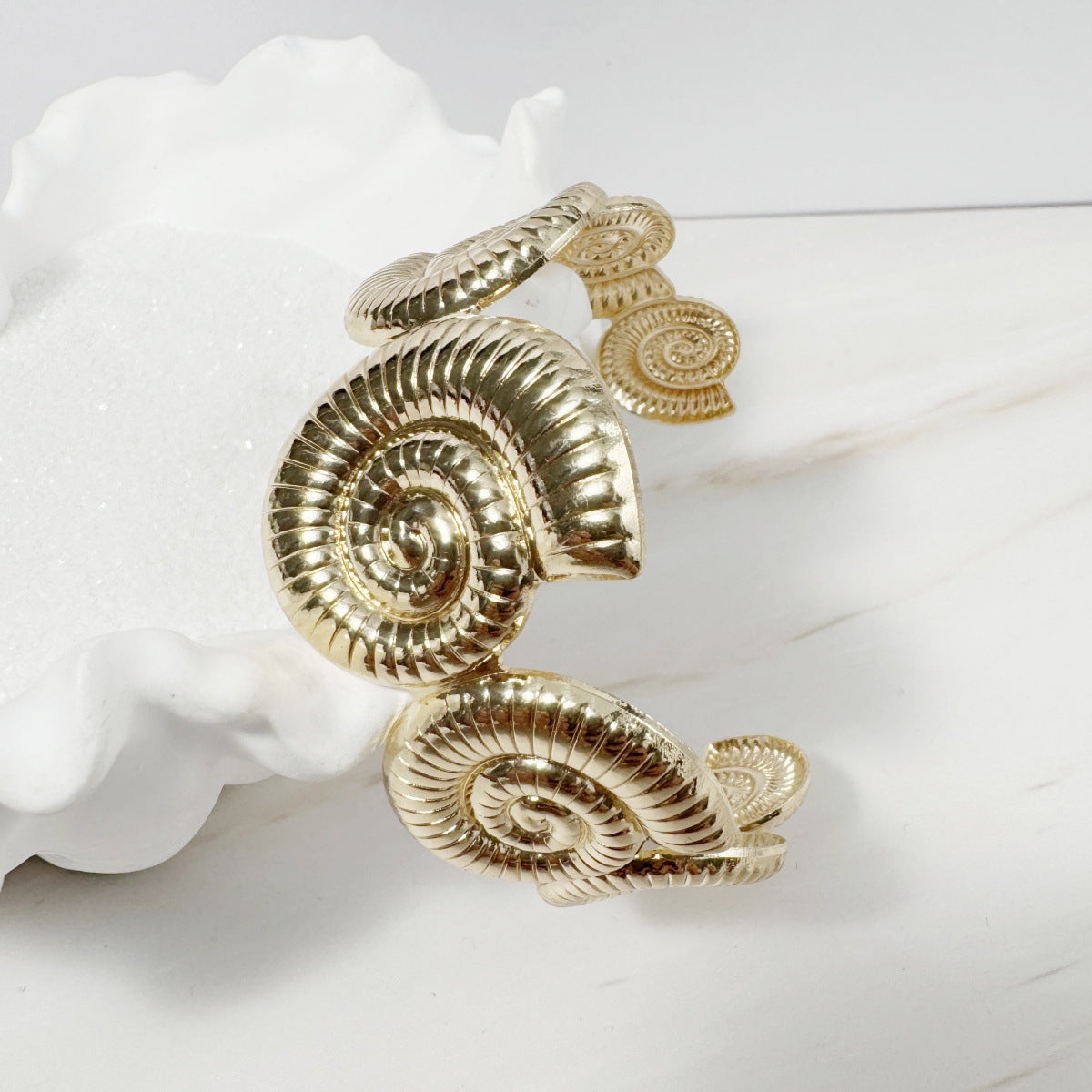 HC155: Handcuff for Stack: Spiral Shell (Golden)
