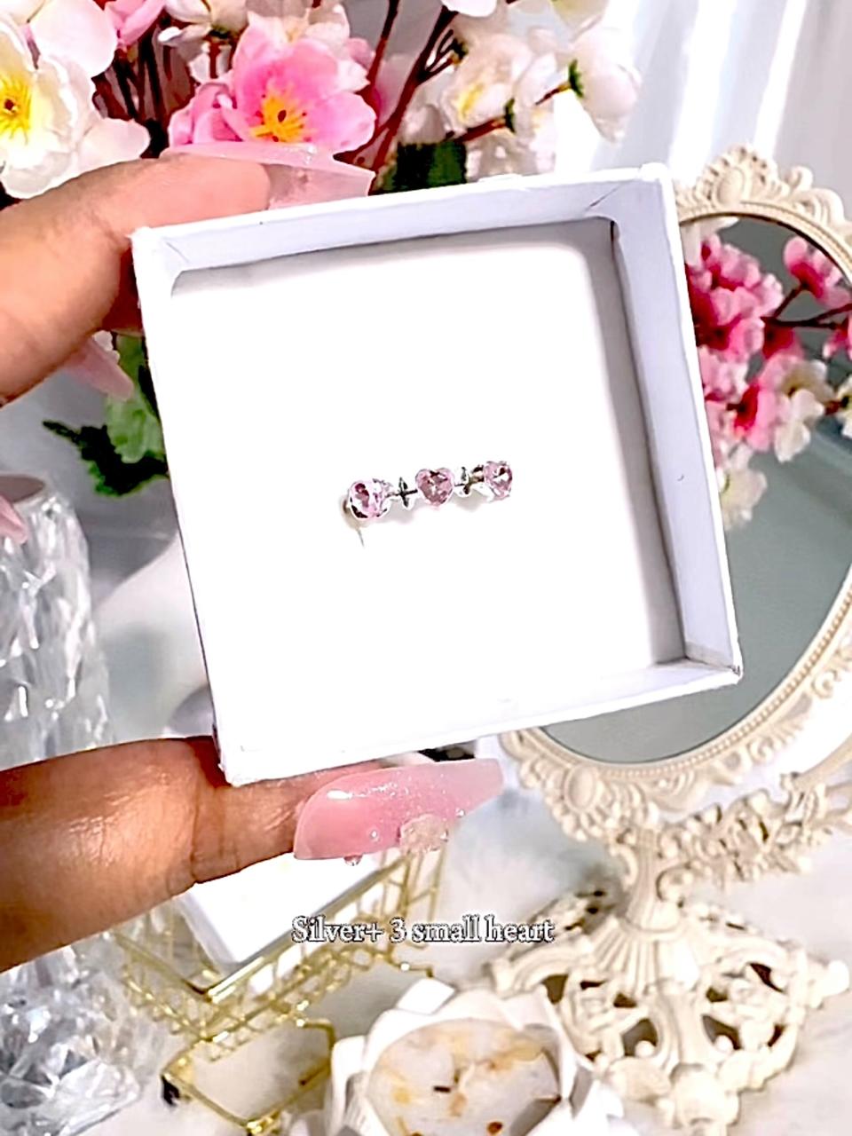 ✨🌸Pink Finger Ring: Silver+3 Stone Heart🌸✨