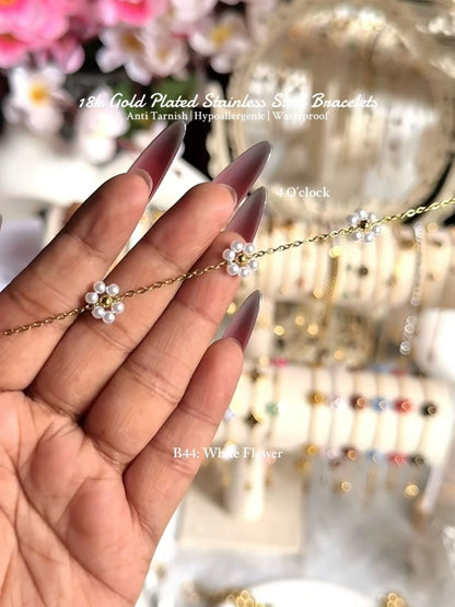 ⚜️B44: 18k Gold Plated Stainless Steel Minimalist Bracelet:White Flower✨