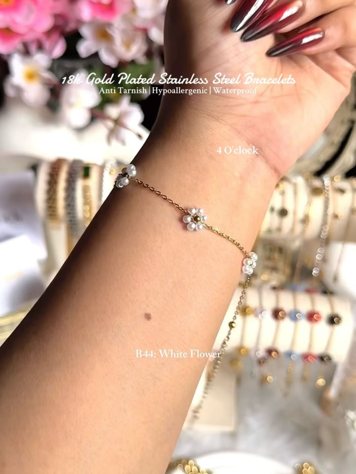 ⚜️B44: 18k Gold Plated Stainless Steel Minimalist Bracelet:White Flower✨