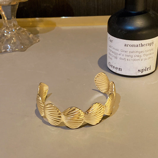 ✨HC11: Handcuff for Stack: Gold Shell Bracelet ✨