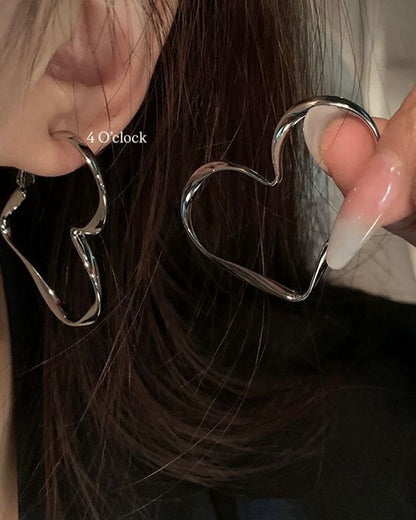 🫰🏻KE34: Korean Earrings: Heart Hoops 🎀✨