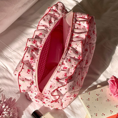 🎀 19.Pinteresty Makeup Bag: Pink Lace 🫧