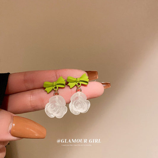 🫰🏻Korean Earrings: Green Bow Rose🌹🌿