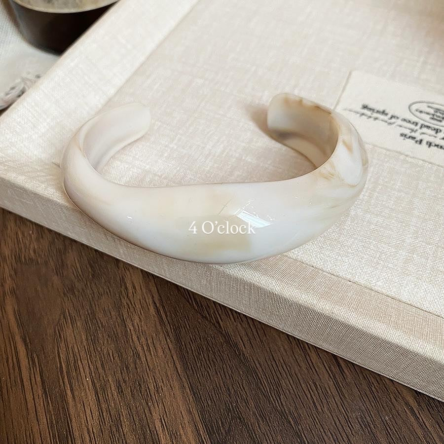 ✨HC95: Elastic Resin Bangles/Bracelet - Off White💗