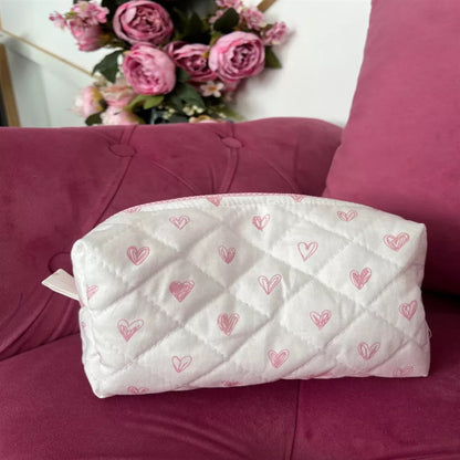 🎀 25.Pinteresty Makeup Bag: Pink Love Heart 🫧
