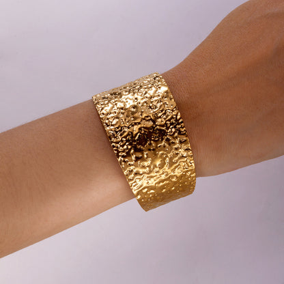 ✨HC145: 18k Gold Plated Stainless Steel Handcuff for Stack: Sculpt Cuff (Golden)✨