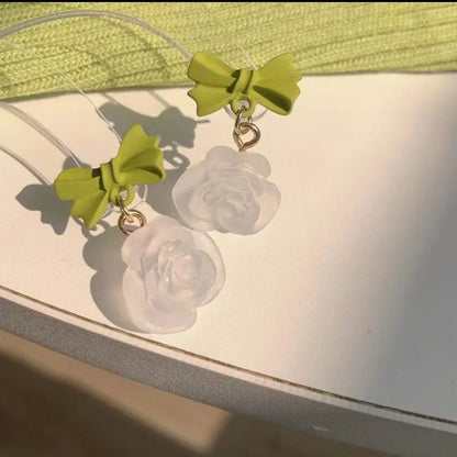 🫰🏻Korean Earrings: Green Bow Rose🌹🌿