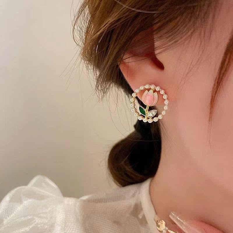 🫰🏻Korean Earrings: Pearl Tulip🌷