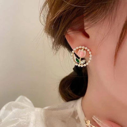 🫰🏻Korean Earrings: Pearl Tulip🌷