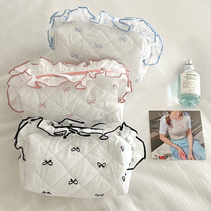 🎀11. Pinteresty Makeup Bag: Blue Bow (1pc)🫧