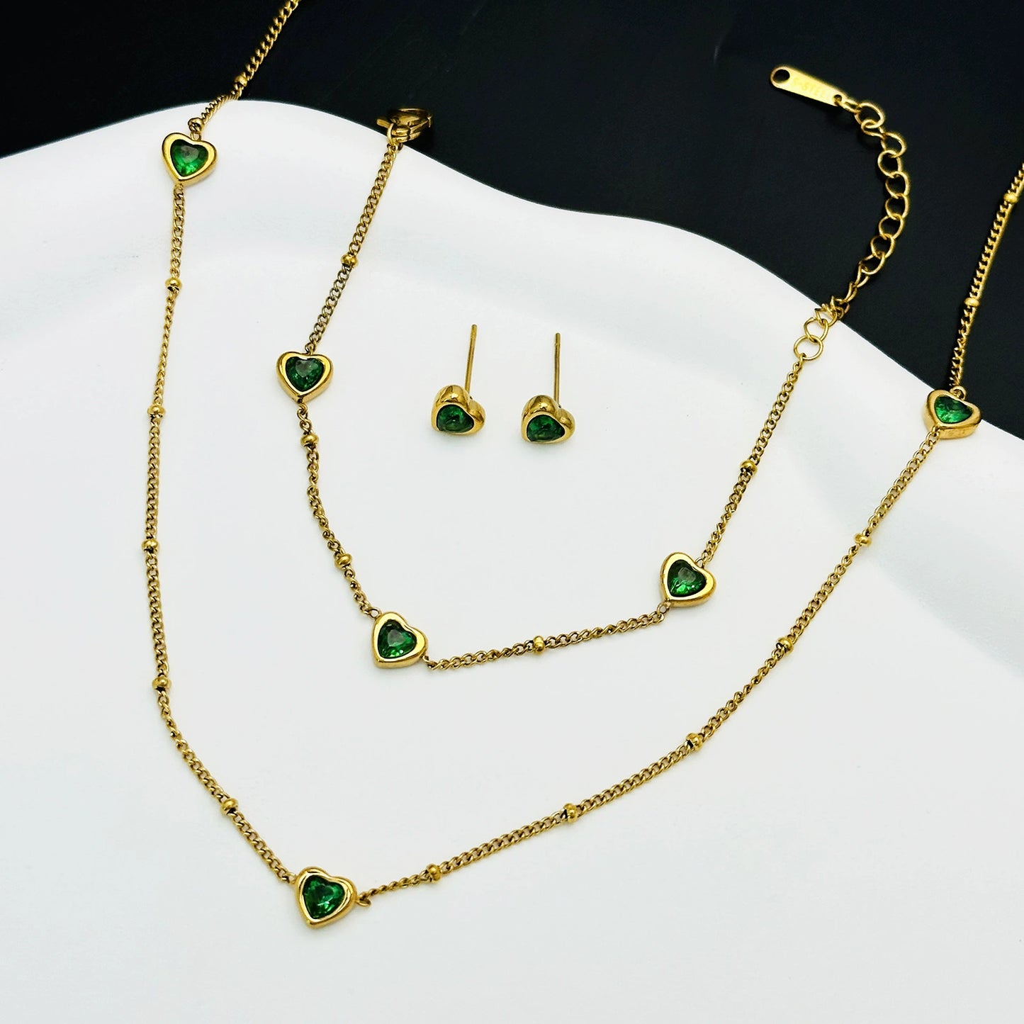 ✨P57: 18k Gold Plated Stainless Steel Pendant:Green Heart✨