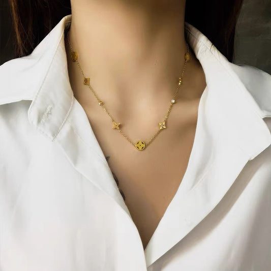 ✨P40: 18k Gold Plated Stainless Steel Pendant:4 Leaf Flowers✨ (NEW)