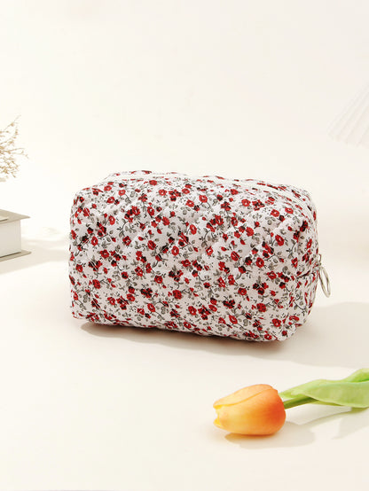 🎀 6. Pinteresty Makeup Bag: Red Roses🫧
