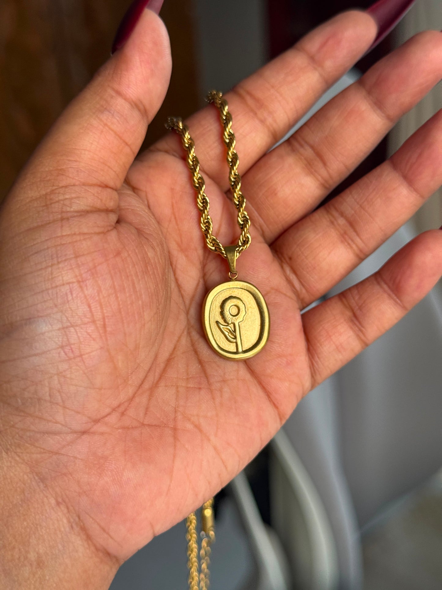 P03: 18k Gold Plated Stainless Steel Minimalist Necklace: Flower
