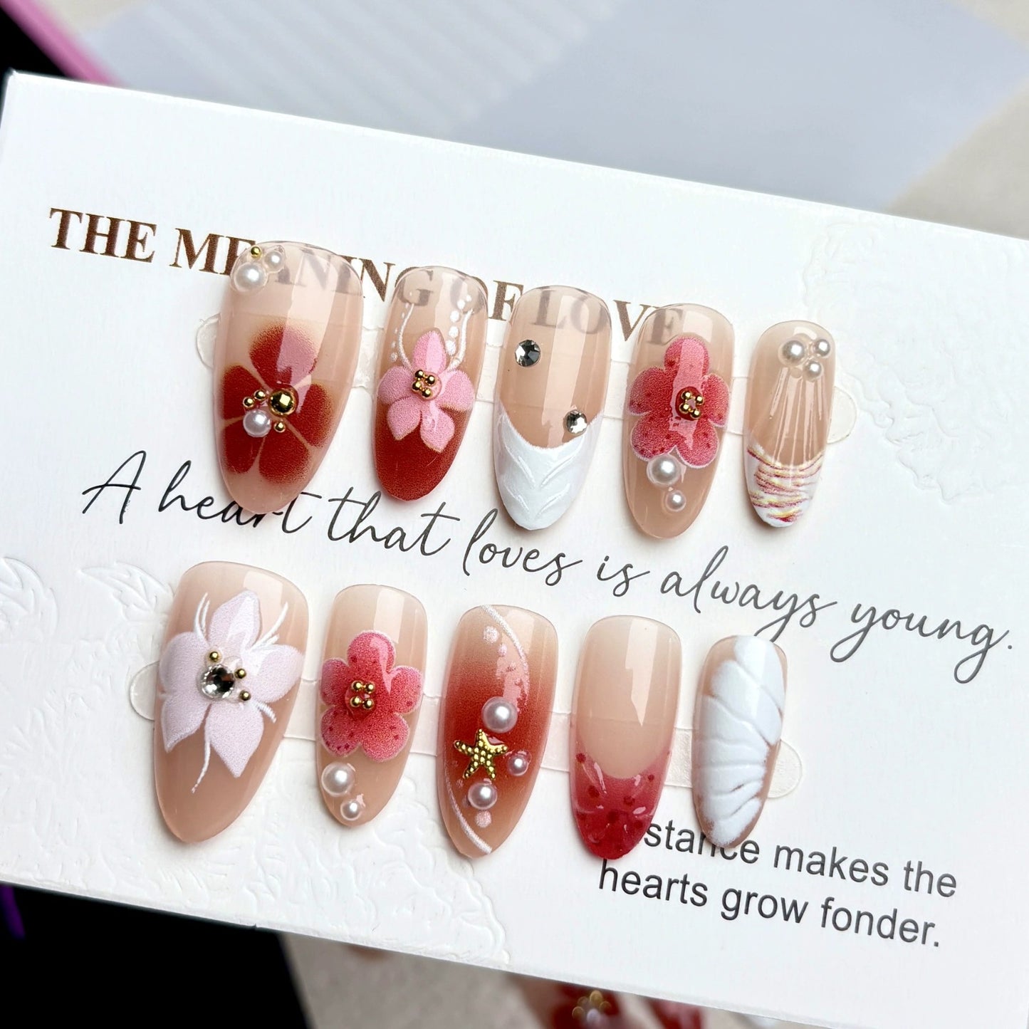 N21: Press On Nails: Precious Petals. Size XS (10 Pcs) - With 12pcs FREE glue stickers.