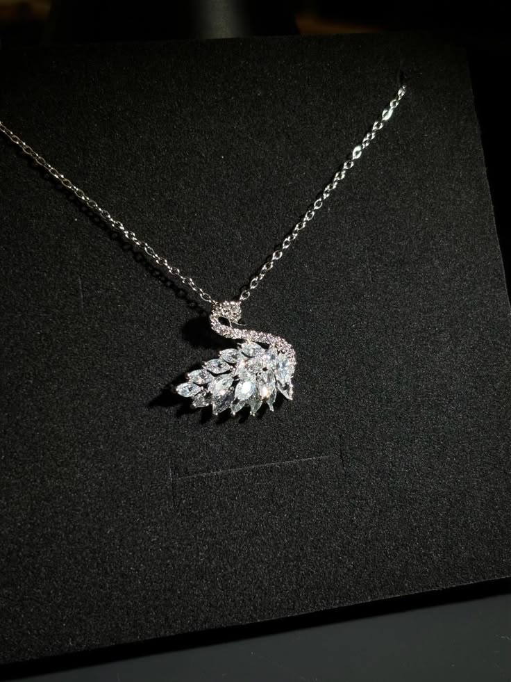 P09: 18k Gold Plated Stainless Steel Minimalist Necklace: Silver White Swan
