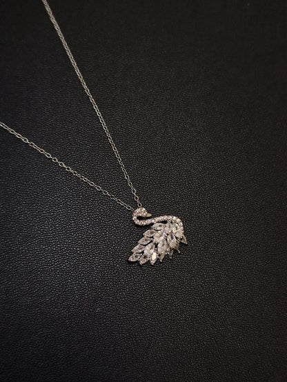 P09: 18k Gold Plated Stainless Steel Minimalist Necklace: Silver White Swan