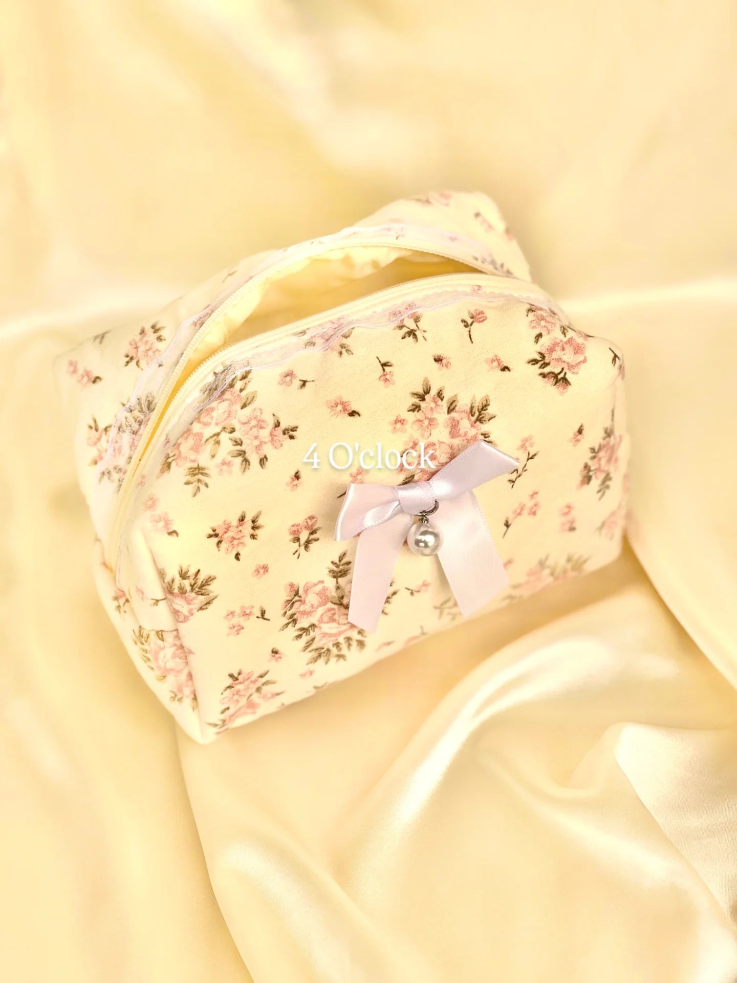 🎀 37.Pinteresty Makeup Bag: Lace Pearl 🫧