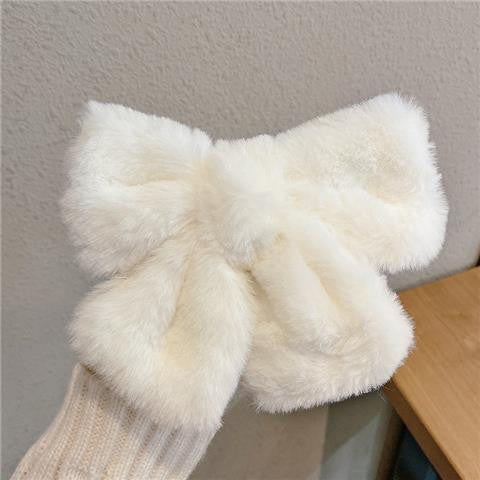 Plushy Bow Hairclips: White
