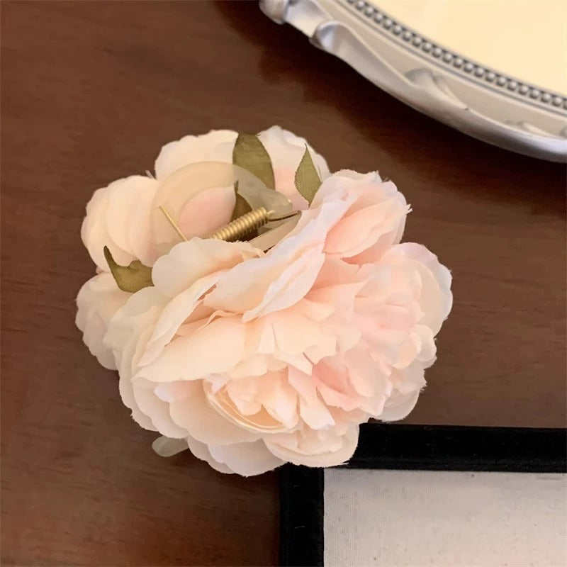 Pure Petal Hairclaws: Apricot