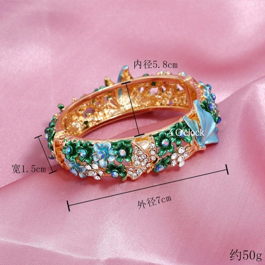 ✨🦢VC200: Vintage Victorian Enamel Bangles : Sky Drift 🌸🕯️