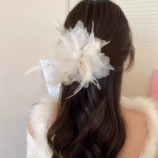 Angel Bloom Hairclaws: Off-white