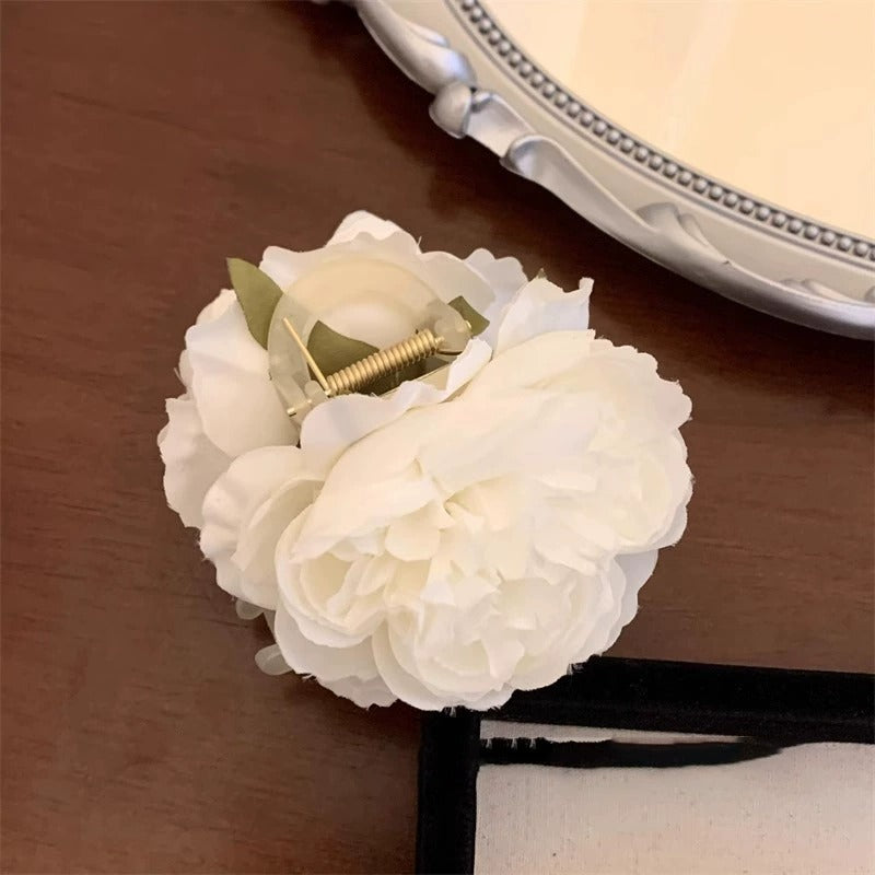 Pure Petal Hairclaws: White