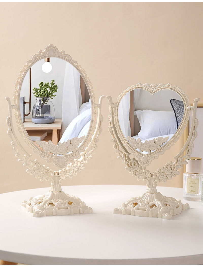 M01: Vintage Mirror: Vintage Heart Shape: Off-white