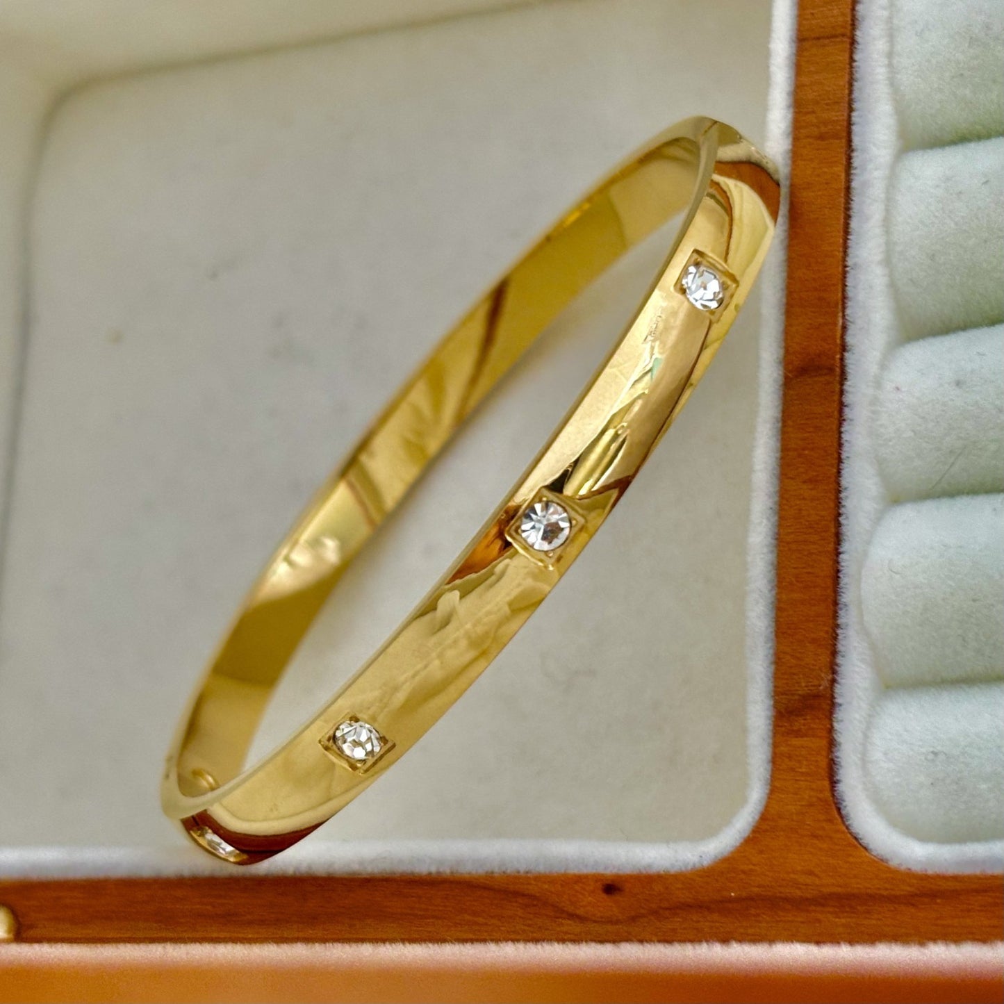 CB30: 18k Gold Plated Premium Stainless Steel Cuff Bangles