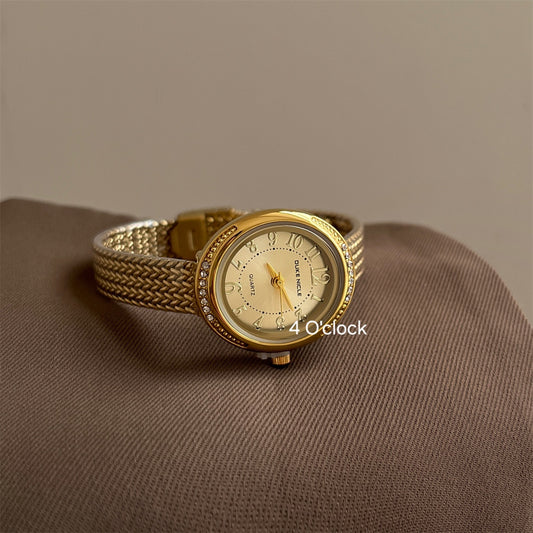 W18: DUKE NICLE Branded Wrist Watch (WITH BOX)
