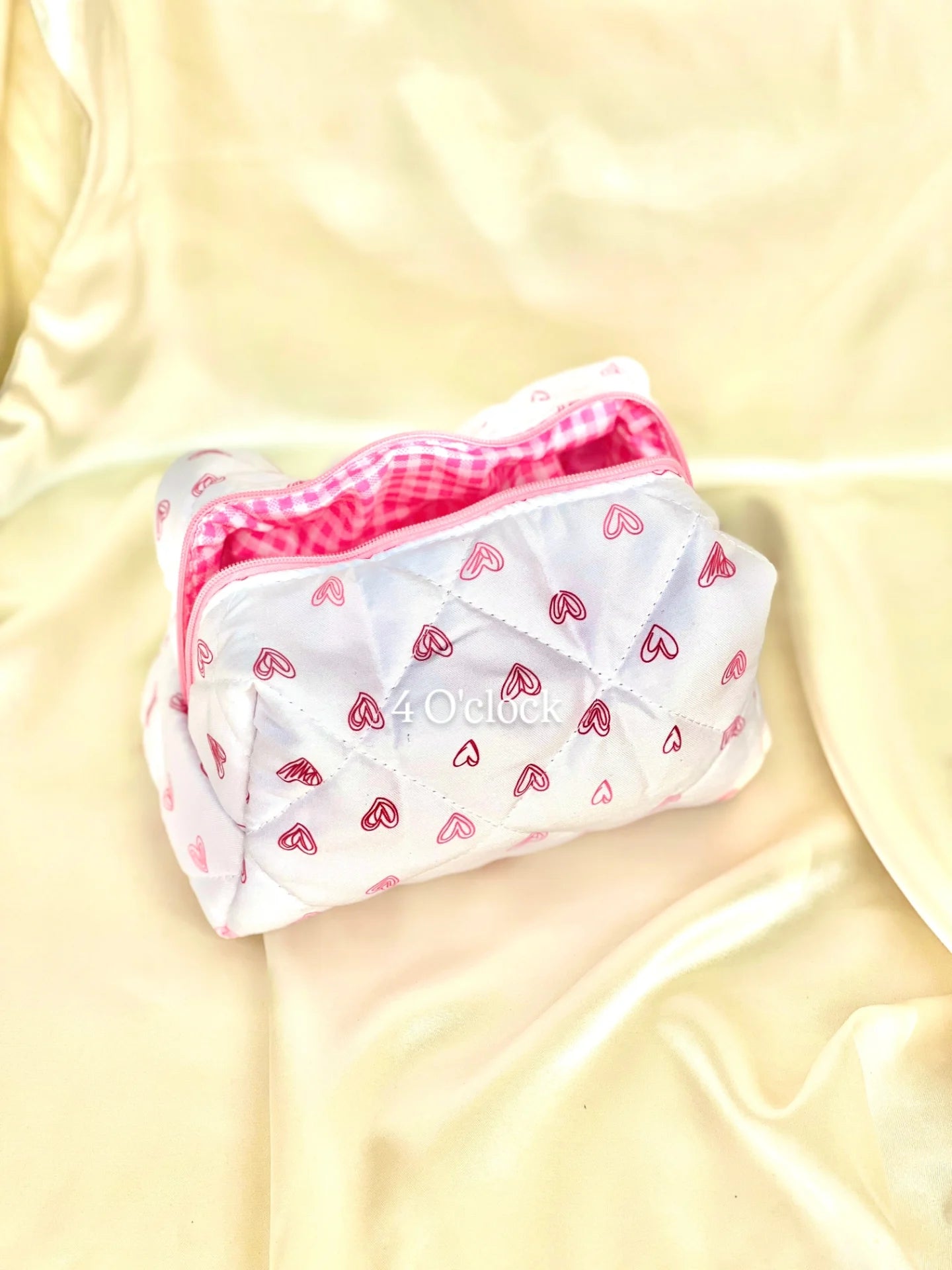 🎀 25.Pinteresty Makeup Bag: Pink Love Heart 🫧