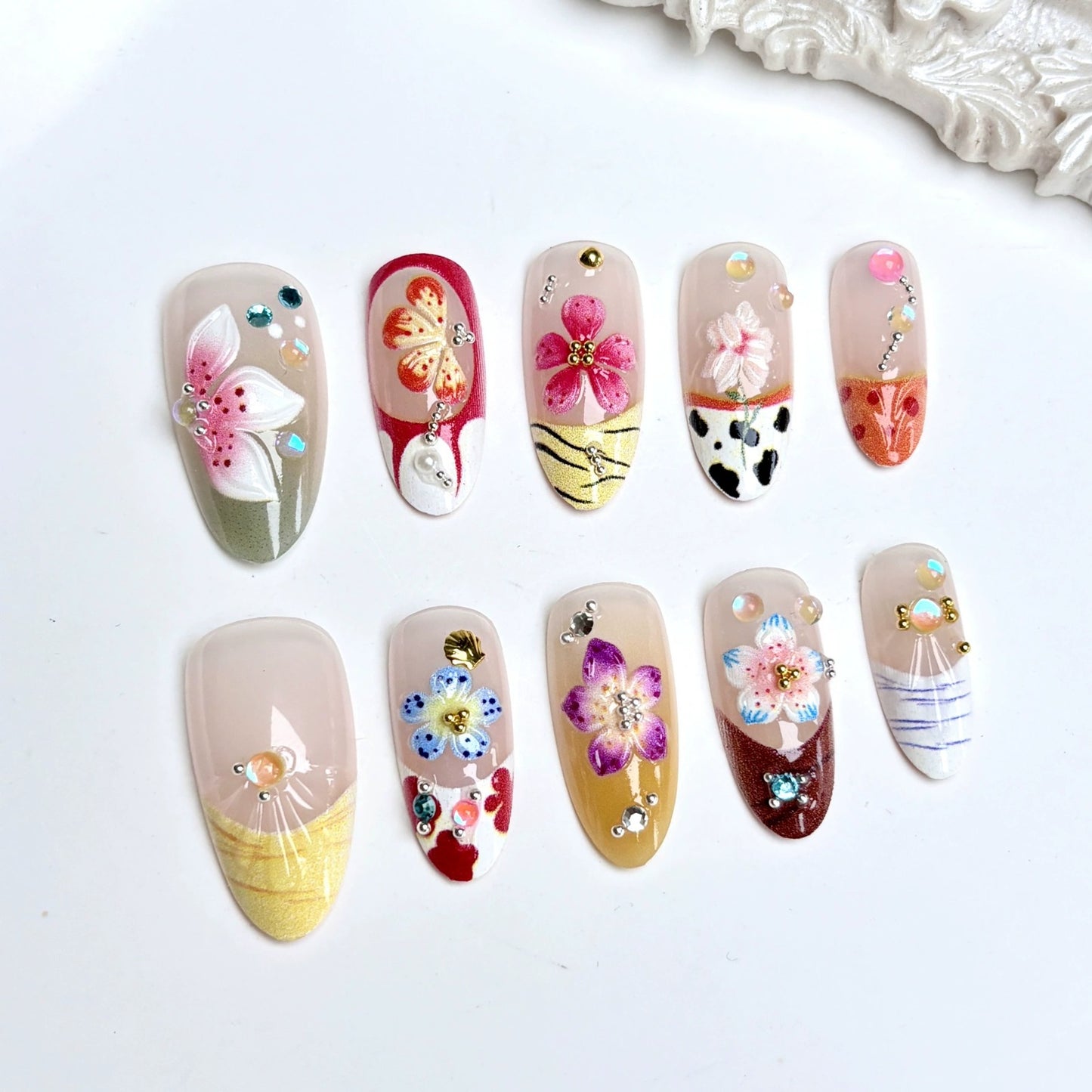 N25: Press On Nails: Garden Bliss. Size M (10 Pcs) - With 12pcs FREE glue stickers.