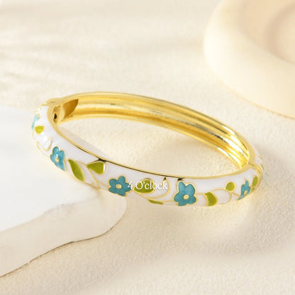 ✨🦢VC157: Vintage Victorian Enamel Bangles : Daisy  🌸🕯️